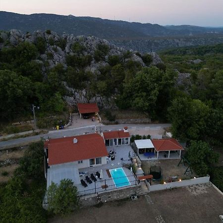 Villa Zrinka **** Svinisce Eksteriør bilde
