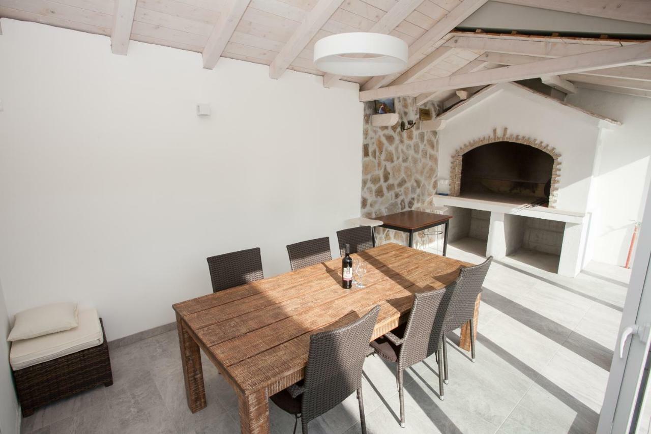 Villa Zrinka **** Svinisce Eksteriør bilde
