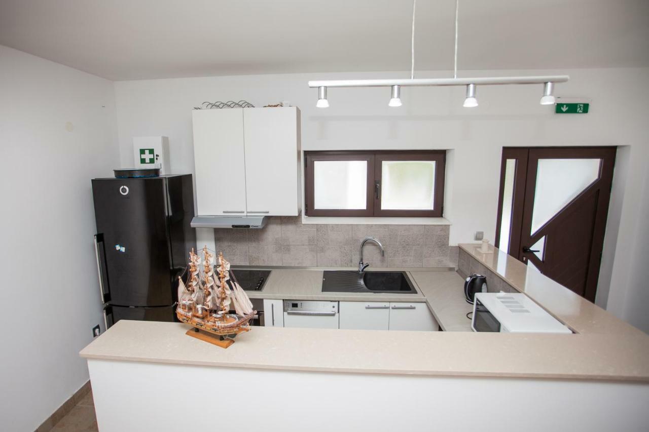 Villa Zrinka **** Svinisce Eksteriør bilde