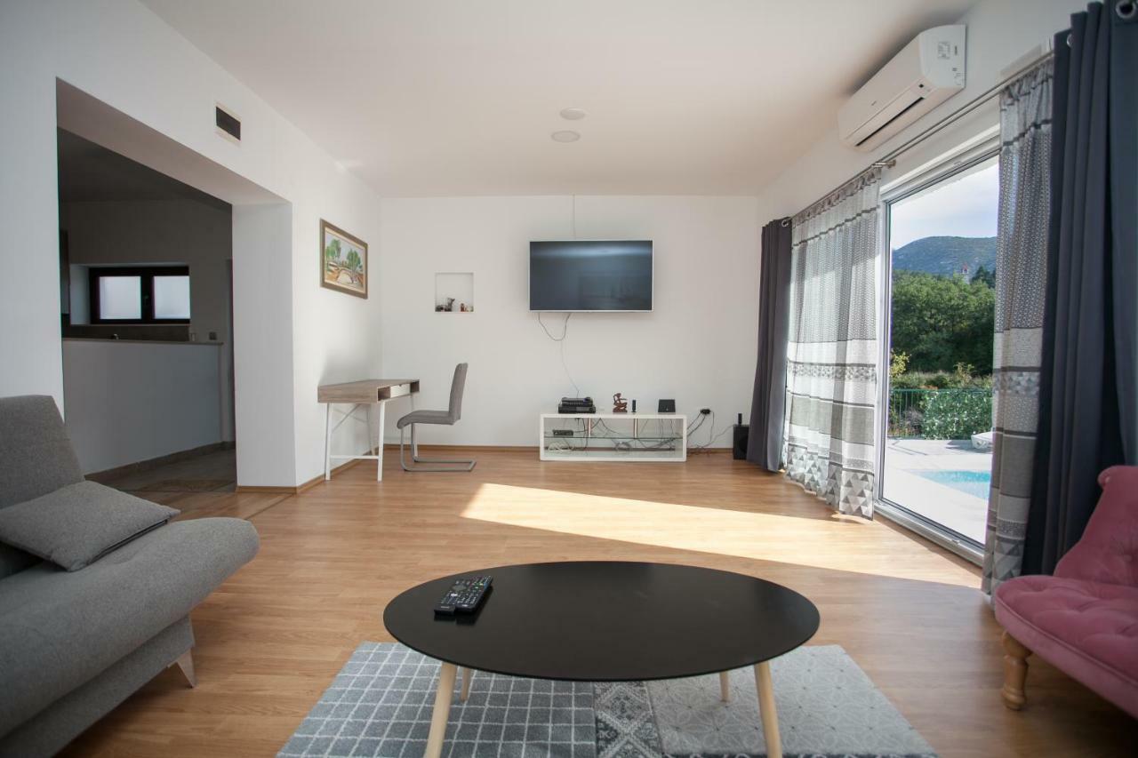 Villa Zrinka **** Svinisce Eksteriør bilde