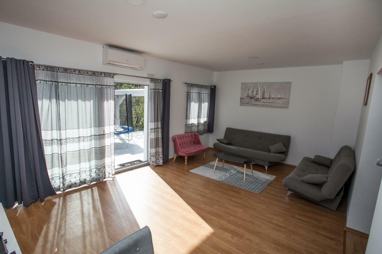 Villa Zrinka **** Svinisce Eksteriør bilde